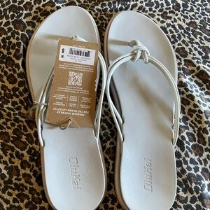 OluKai Women's Iridescent Vapor Sandals